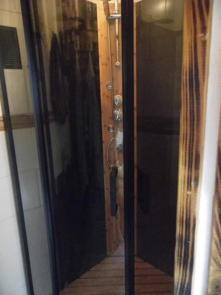 L'Histoire De L'Ouest , Jacuzzi Appartement Dole Kültér fotó